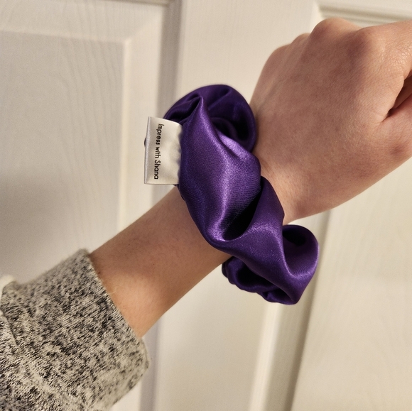3 for 20** Deep purple silk  scrunchie - Picture 4 of 4